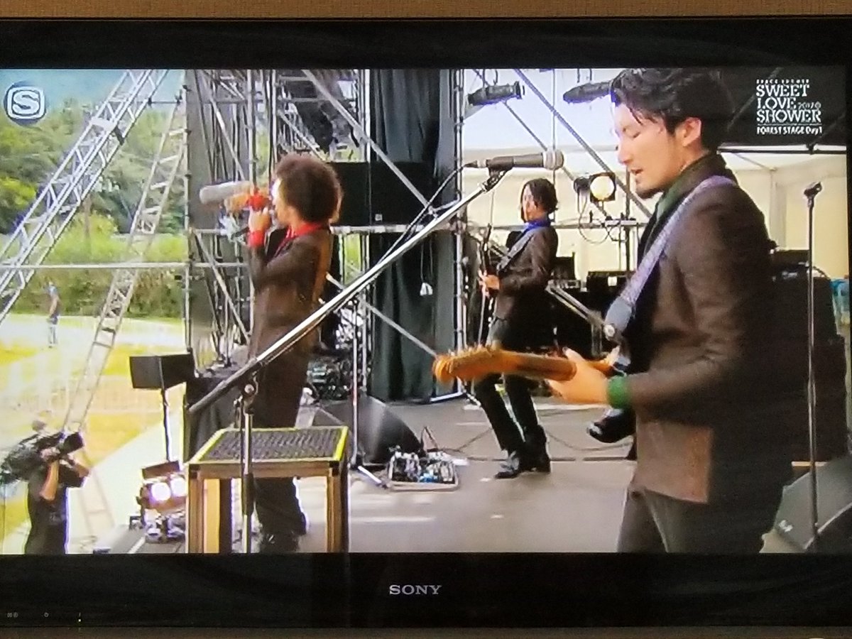0302reiizm's tweet photo. 朝から家族で鑑賞🎶
最後に「きらめきDancin’」って( ・ㅂ・)و ̑̑
長男はSUPERBEAVERが良かったそうです( ‘-^ )b
気持ちは奈良へ〜〜
#speceshowertv
#sls2017
#foreststage
#BRADIO
#SUPERBEAVER https://t.co/N98FcVd8Uw