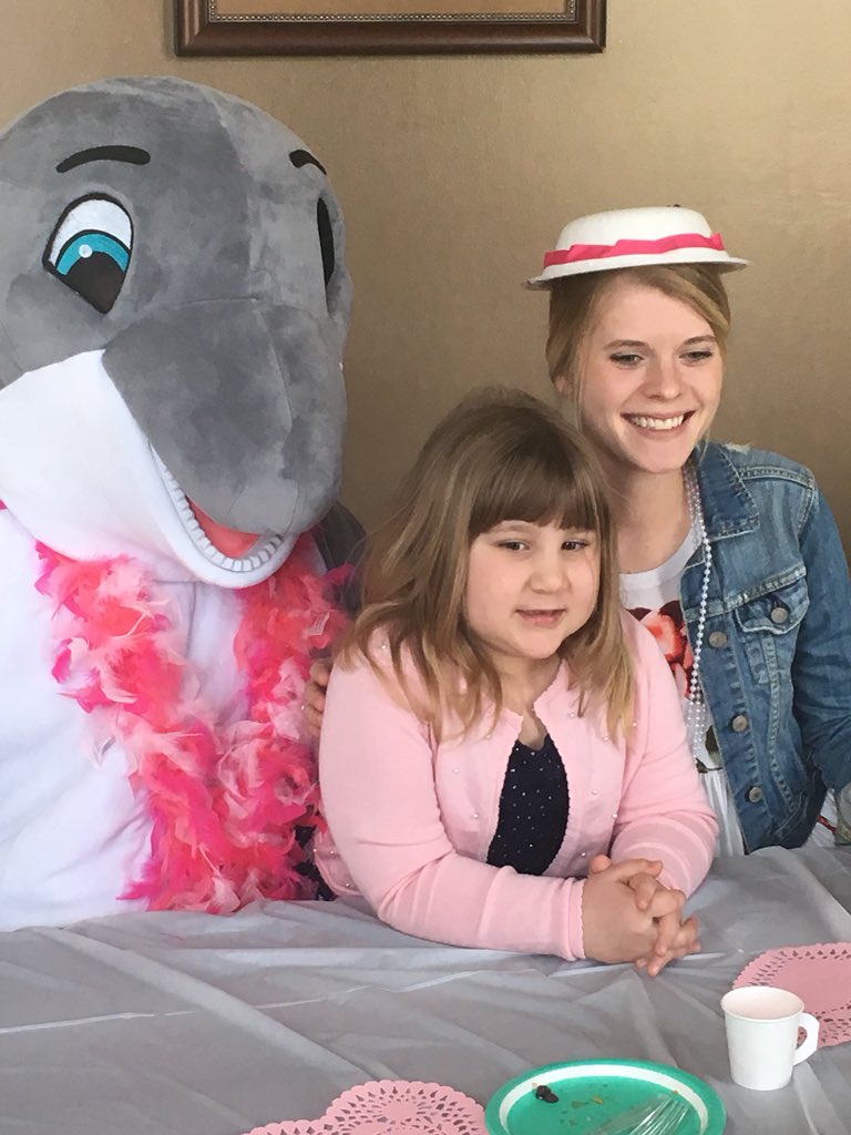FtBelvoirES's tweet photo. More fabulous photos from our wonderful Saturday tea party! #WeHadTea #PinksUp #FtBelvoirPrimary https://t.co/yingzTuWk8