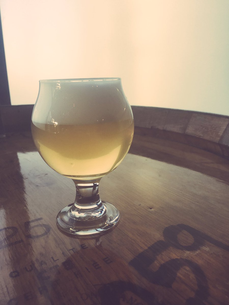 HoparazziBrew's tweet photo. A #crisp, #clear day #pairs well with a crisp, clear #Kolsch! Tapped today! #blonde #ale #beer #socalbeer #variety #local #delicious #socal https://t.co/509ifHqlw9