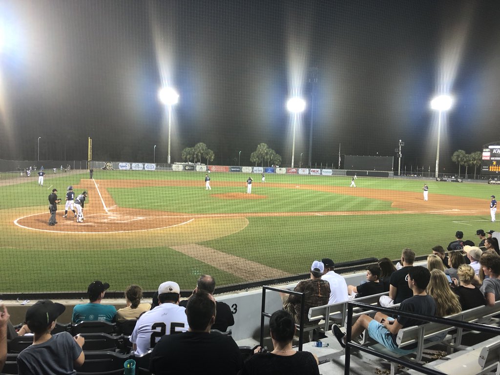TroyHBomb's tweet image. It’s the middle of February and I’m outside watching a baseball game in shorts and a tee-shirt. Florida is wonderful. #UCF #Baseball