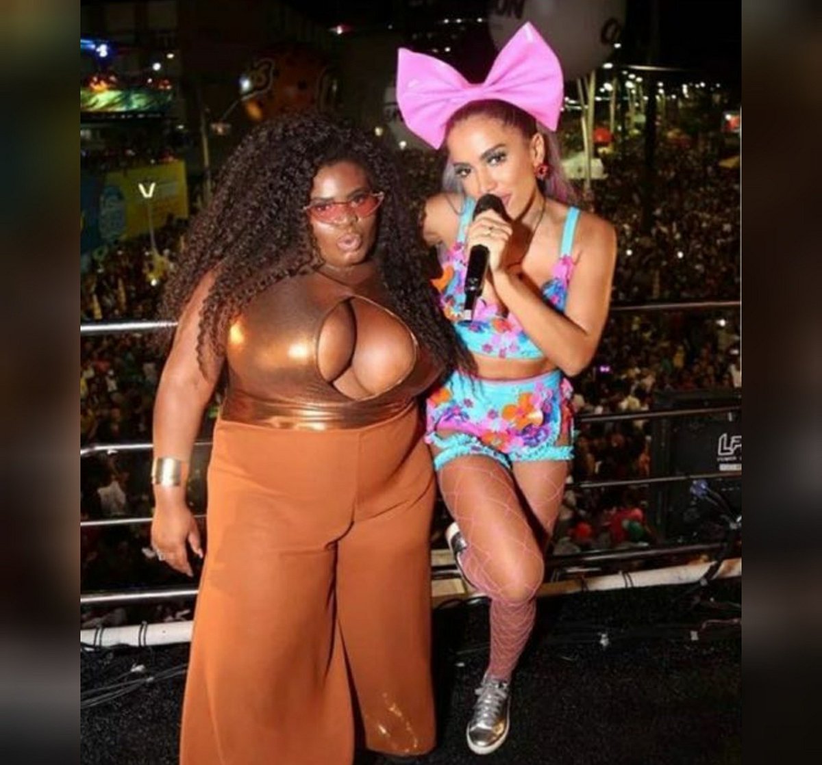 Minhas irmãs 😍
<a href="/Anitta/">Anitta</a> e <a href="/jojotodynho_/">Maria</a>