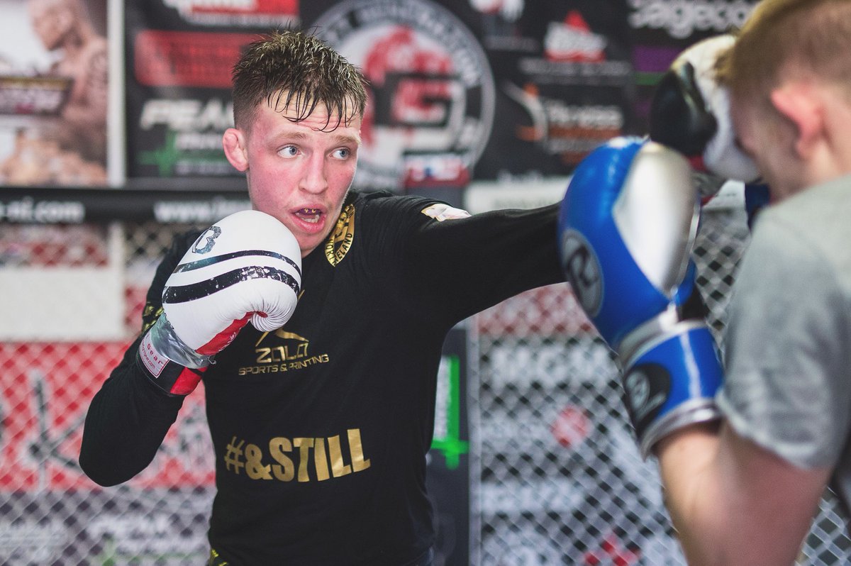 RhysMcKee's tweet image. 2️⃣0️⃣ 🕘
Another hard days work &amp;amp; another day closer to redemption... Let’s get that @BAMMA belt on the line, give the fans another title fight! 👊🏻 #Skeletor ☠️ #BAMMA #BAMMALondon
📸 @JamesMcCann25