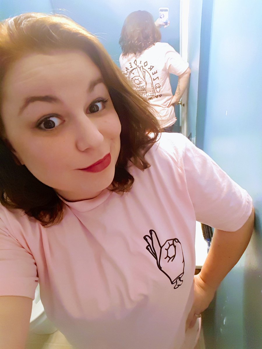 ShorrtRed's tweet photo. Today is my 6 year anniversary. Guess what came in the mail today? So, guess what I'm wearing to dinner tonight? 😉
@pewdiepie @Represent #zerodeaths #60millclub https://t.co/xuPXyVnz91