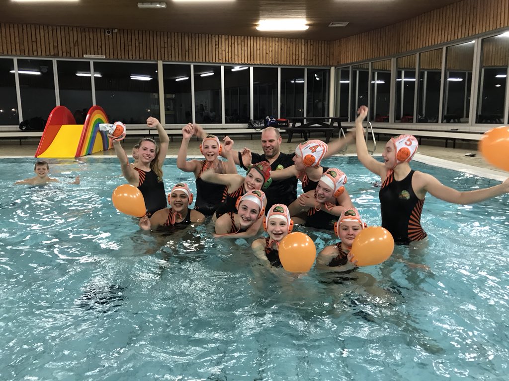 BAM 👊🏻 ongeslagen kampioen 💪 #orangepower #CM1 #waterpolo <a href="/SG_WZC/">sg wzc</a> <a href="/waterpoloNL/">Waterpolo.nl 🇳🇱</a>