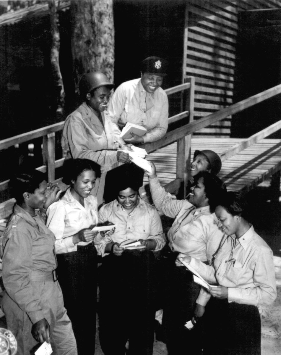 Threadfilament's tweet photo. A contingent of nurses of the #UnitedStates #ArmyNurse #Corps of...: A contingent of nurses of the United States Army Nurse Corps of the #268th #StationHospital receive their first delivery of mail from home following the construction of their hospitalโฆ https://t.co/AjKCybDefb https://t.co/dnFnEFO9ee