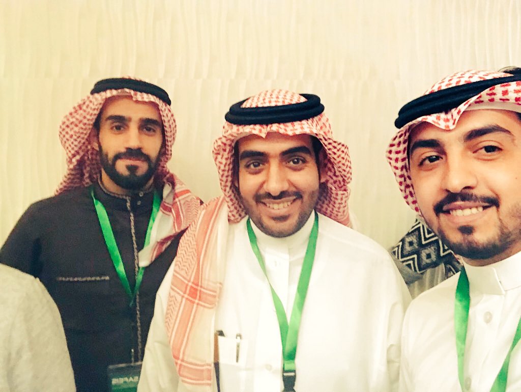 Saloom's tweet photo. امس حضرنا ورشة عمل الاتحاد السعودي للرياضة الالكترونيه وكان الحمدلله مثمر جداً وباذن الله سنة 2018 بتك��ن نقلة نوعيه في هالمجال .. 

واحنا في @nal3b و  @gamersLegSA سبق لنا تنظيم اكبر بطولات الاونلاين لـ ٣٠٠٠ لاعب في السعوديه مع STC و Xbox 

-صوره مع @turkialfawzan 

#ورشة_جيمرز https://t.co/L6SYTODaDX