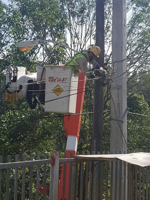 OGandE's tweet photo. It's day 9 for the second wave of #BigOrange crews in Puerto Rico. #PoweringPR #IluminandoPR https://t.co/5csZgL8u3R