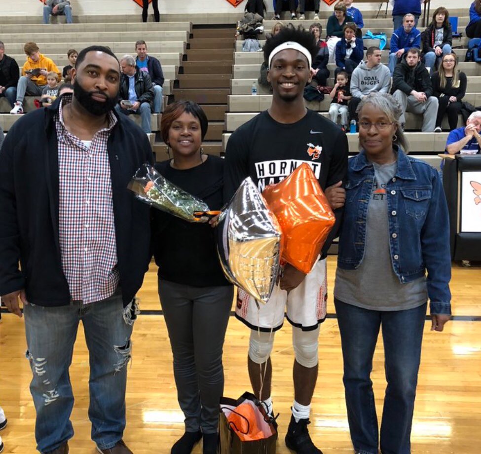 SideHoops's tweet photo. Beech Groves “Big Three” blessed with Phenomenal Parents. #involved https://t.co/Z07aGgljGa