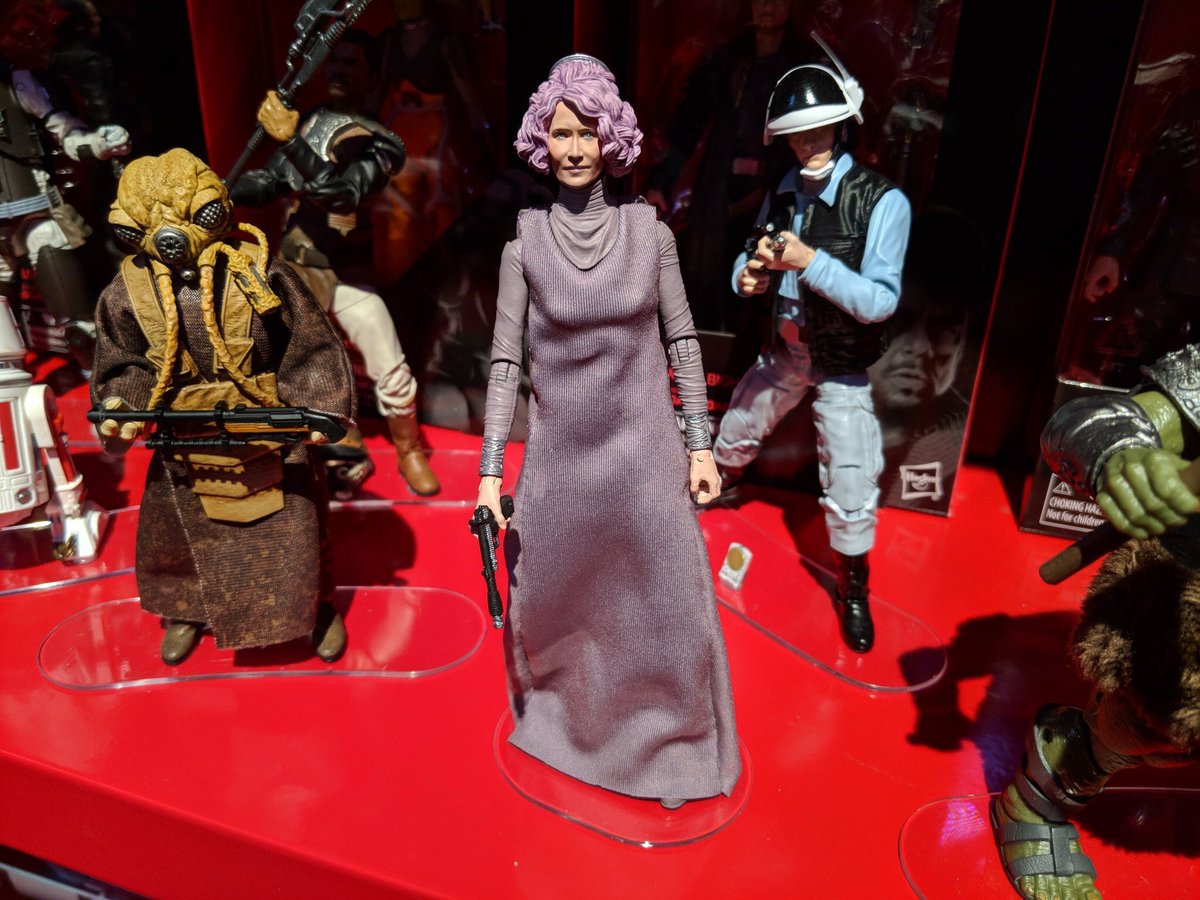 admiral holdo figure