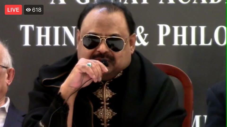 SAMIWASEE's tweet photo. Helloooooo...
Meri Awaz Arahi Hay.....

#MQM #TributeToDrHasanZarArif https://t.co/ywUUY4ri7s
