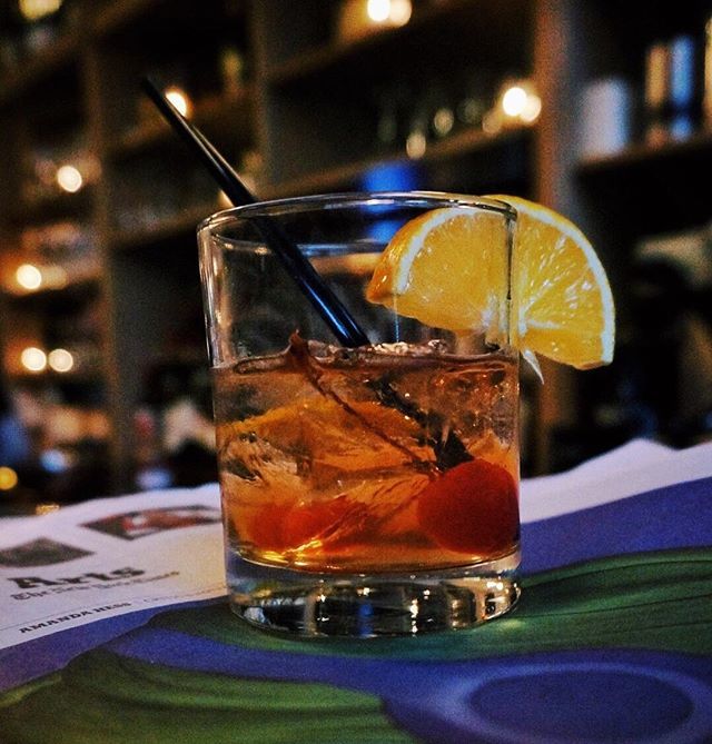 blogherethere's tweet photo. Cheers, Saturday!
.
.
.
.
.
#oldfashion #cheers #travelblogger #beautifulbooze #nycdrinks #myfab5 #eaternyc #cocktails #travellife #weekendvibes #wanderlust #bourbon https://t.co/JjgdQgRHgt