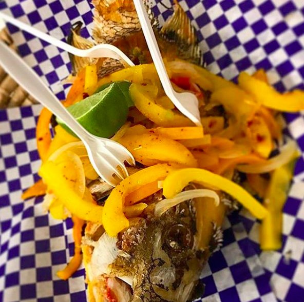 MKTplaceMiami's tweet photo. Catch of the day 🐟 Our neighbors at #ShoreToDoor Fish Market provide the freshest #Seafood with their own savory twist 👅 || 📸 @DigestMiami || #CoconutGrove #CommunityFirst #FishFry https://t.co/l9XDESJV0G