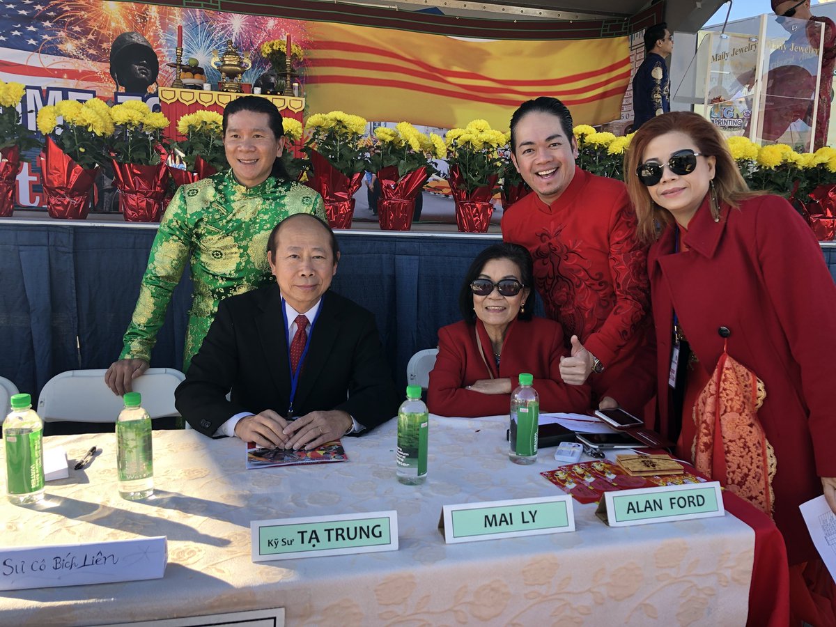 Tet Parade OC tweet media