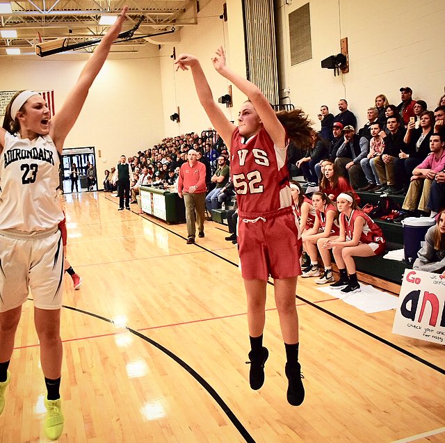 NYSTakeover's tweet photo. First time I’ve really intently watched her play, and @VVSRedDevils 2021 Morgan Brewer went to work. Knockdown shooter with a bit of old man’s game, which I love - high 🏀 IQ, crafty, uses body well to get to her spots. Not afraid of the moment - made several big plays! https://t.co/biEws3Owc6
