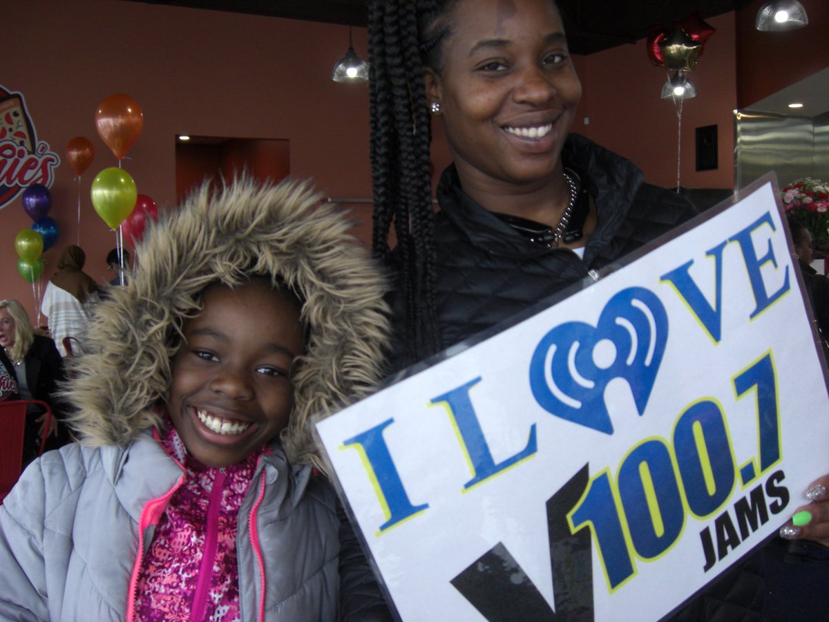 V1007's tweet photo. Love to ALL our V100.7 listeners and Munchies customers who came to see Reggie and spin the wheel for some prizes & tickets to Black Panther and the Valentine’s Weekend Laugh-A-Thon tonight! Check out Munchies Frozen Custard-8333 W. Appleton Ave for GREAT food and people!!
#V1007 https://t.co/phWvpg7NYU