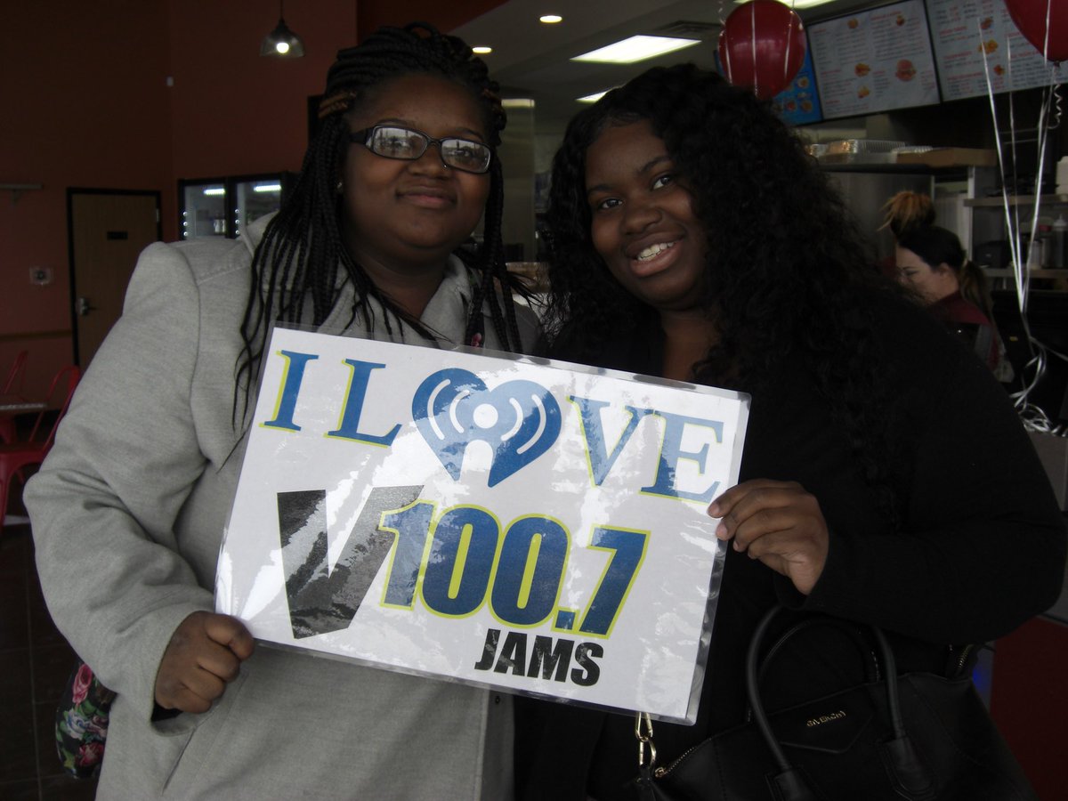 V1007's tweet photo. Love to ALL our V100.7 listeners and Munchies customers who came to see Reggie and spin the wheel for some prizes & tickets to Black Panther and the Valentine’s Weekend Laugh-A-Thon tonight! Check out Munchies Frozen Custard-8333 W. Appleton Ave for GREAT food and people!!
#V1007 https://t.co/phWvpg7NYU
