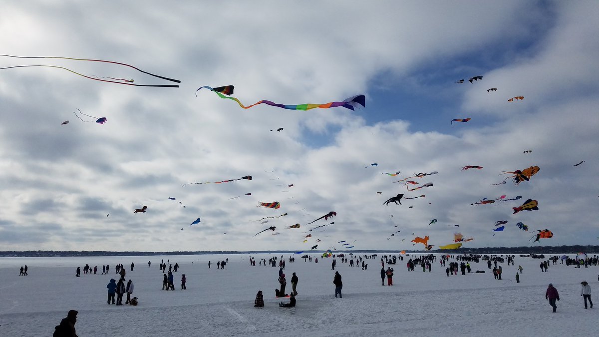 ChadSchreck's tweet photo. Awesome day in #ClearLake! Thousands of people in town and on the lake for #ColortheWind , too many kites to count but everything from dragons and whales to flying pigs and stunt kites. #NorthIowa winter fun https://t.co/L3BI7Jw3mn