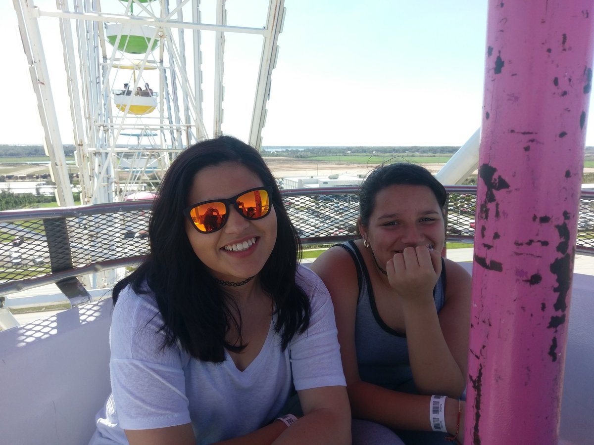 GCMagnus's tweet image. Took my girls out to the fair :)