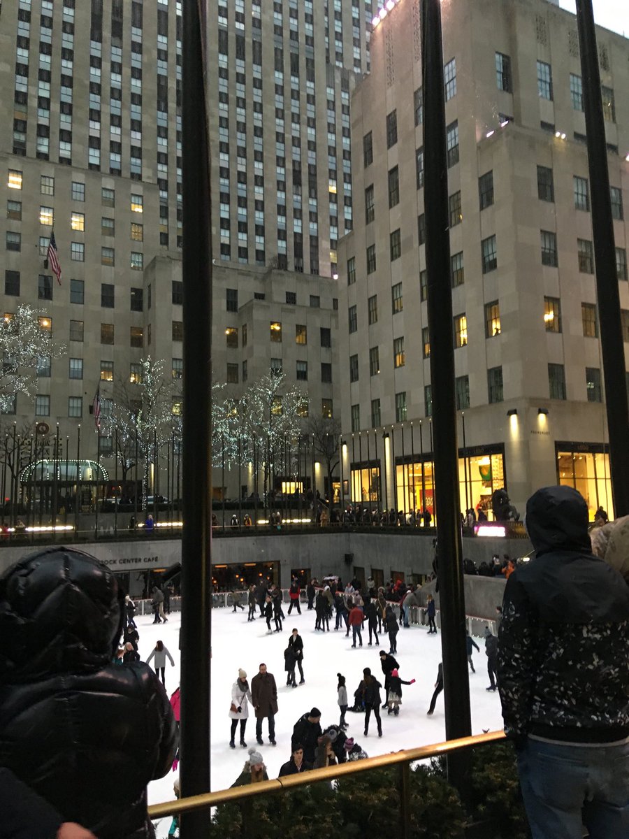 killington2018's tweet photo. First snow of the trip.....in NYC ❄️ https://t.co/xuwm9QVoif