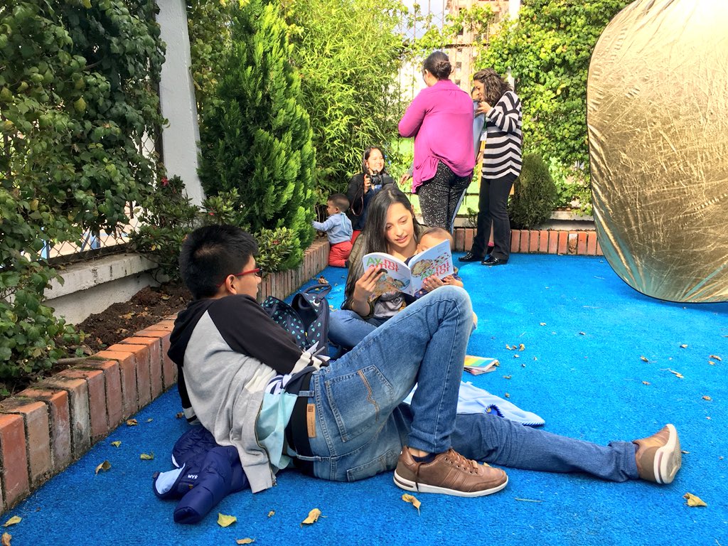 ParqueSoftNar's tweet photo. #FelizSabado tienen hoy las familias, madres y niños en los talleres de apropiación digital de #PanzaCunaYCuento una iniciativa de @ParqueSoftPasto con la cofinanciación de #CulturaConvoca de @dirculturanar, Hoy aprendimos fotografía y video digital! https://t.co/UMWPQVJIAo