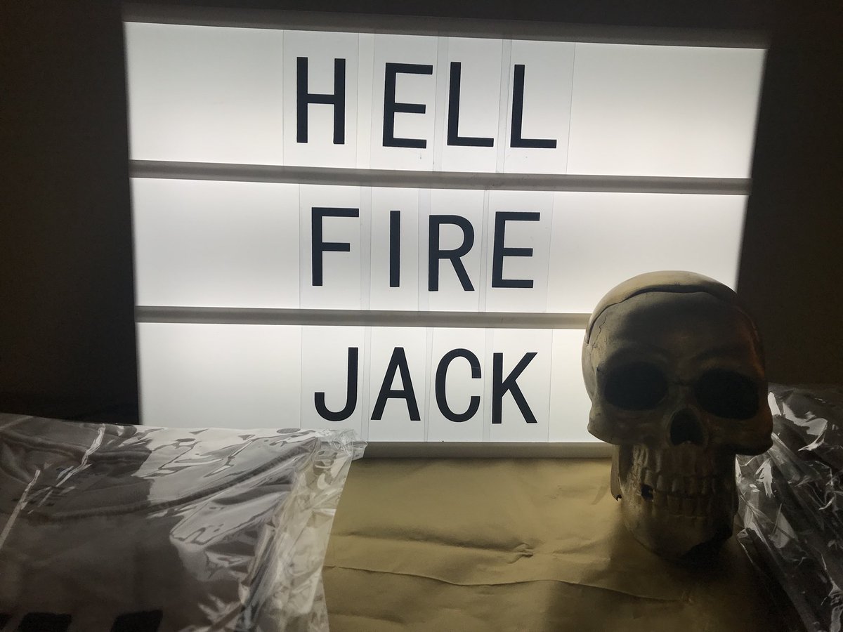 ChloeMbury's tweet photo. Too proud of husband. #hellfirejack #albumlaunch #chains https://t.co/tArCixPjH1