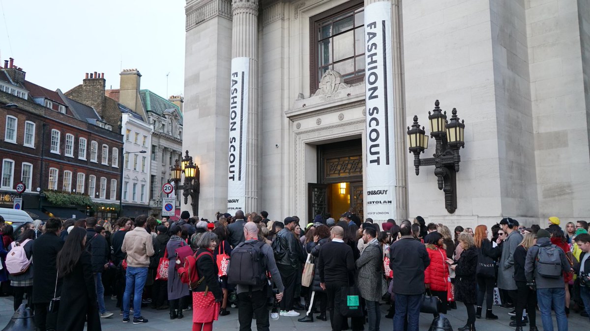 PopcornHub's tweet photo. DAY 1 // London Fashion Week // AW18

#LondonFashionWeek #FashionScout #LFW2018 https://t.co/2m8QoCbyfE