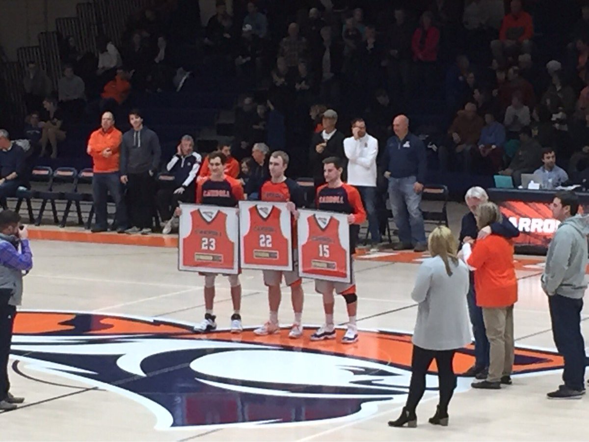 mhsgoldeneagles's tweet photo. 2013 Mauston Grad Joel Heesch @FreeeeBandz was honored on Senior Day at Carroll University today. #MaustonPride https://t.co/SqLixDnykV