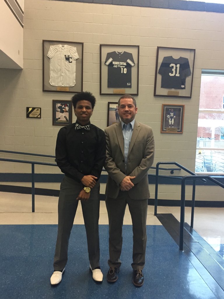 GEOIntHS's tweet photo. Proud principal moment!  Hamze Dahir did an excellent job delivering a speech by Dr. Martin Luther King Jr!!  #GIHS https://t.co/lDvwFuFRcI