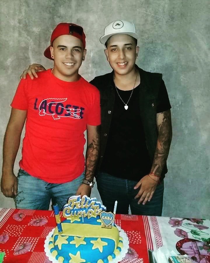 alanagustin1998's tweet photo. Hermano ... https://t.co/GOQ6Q0ddNF