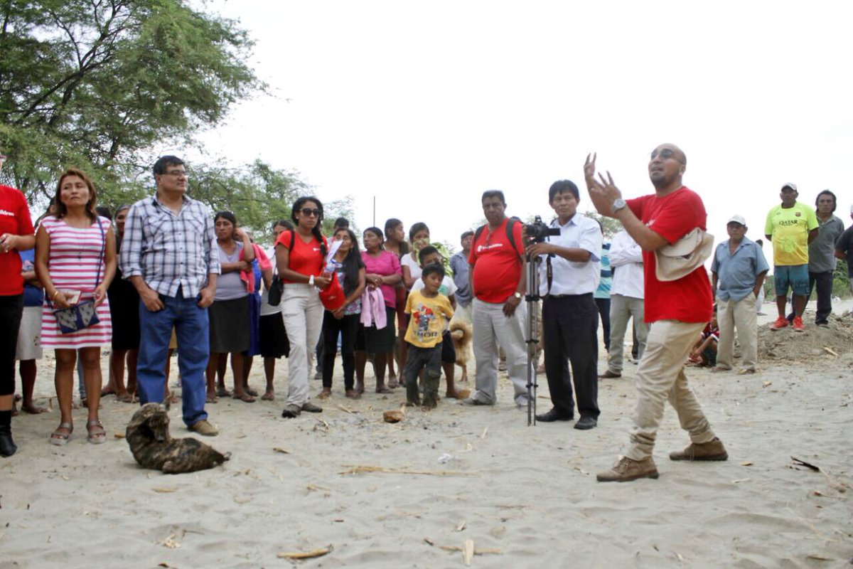SaveChildrenPE's tweet photo. Más de 120 familias reubicadas luego de las inundaciones en #Piura con acceso a agua x 2 tanques con capacidad de 25mil litros de agua c/u, gracias a @SaveChildrenPE @UNICEFperu @theOFDA #VidaDigna #UnaSolaFuerza 💪 
Es necesario un trabajo articulado c/ @viviendaperu 👍 https://t.co/9ESy6Wkghx