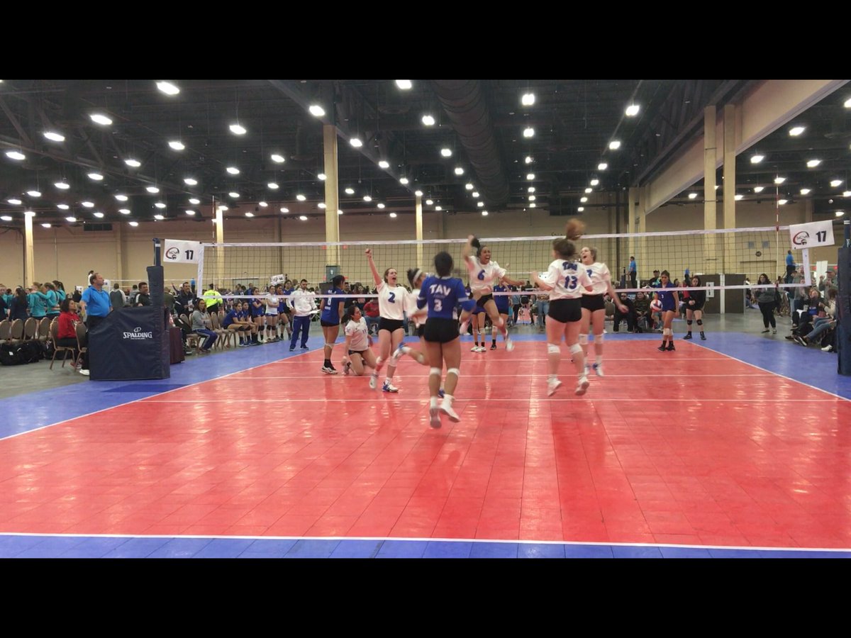 TAVamarillo's tweet photo. The 18’s go undefeated today in pool play at the #LasVegasClassic18 in 18 Open 🏐💙 https://t.co/JOhiWceGt0