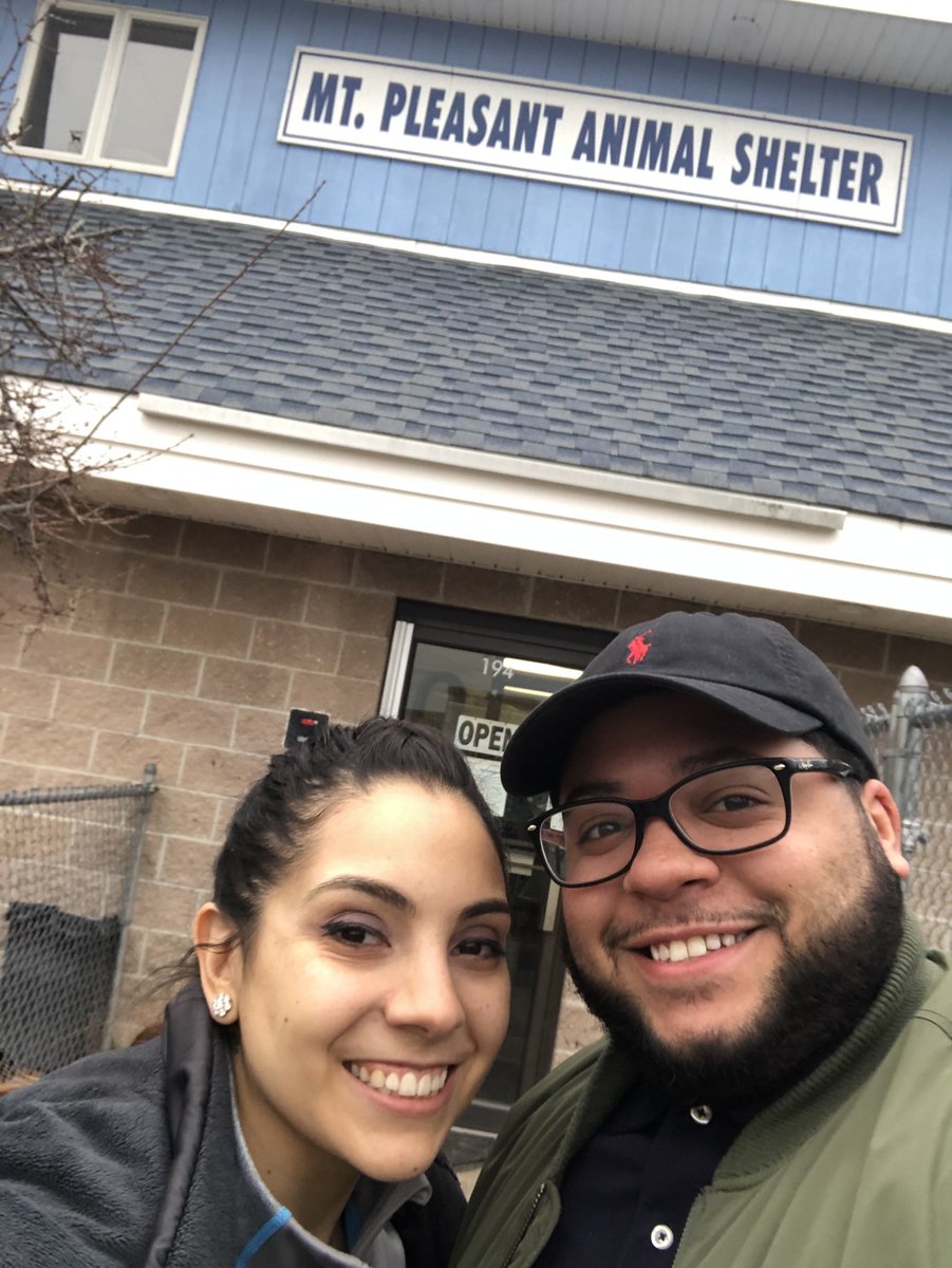 Mely_smith87's tweet photo. WE LOVE #RandomActOfKindnessDay IN #BEASTHANOVER we went over our local pet shelter to donate goodies and visit the puppies! @ErikBaileyBB @albericmarrero @ShislerPaul #lifeatatt #funatatt https://t.co/8y0MuzubIy