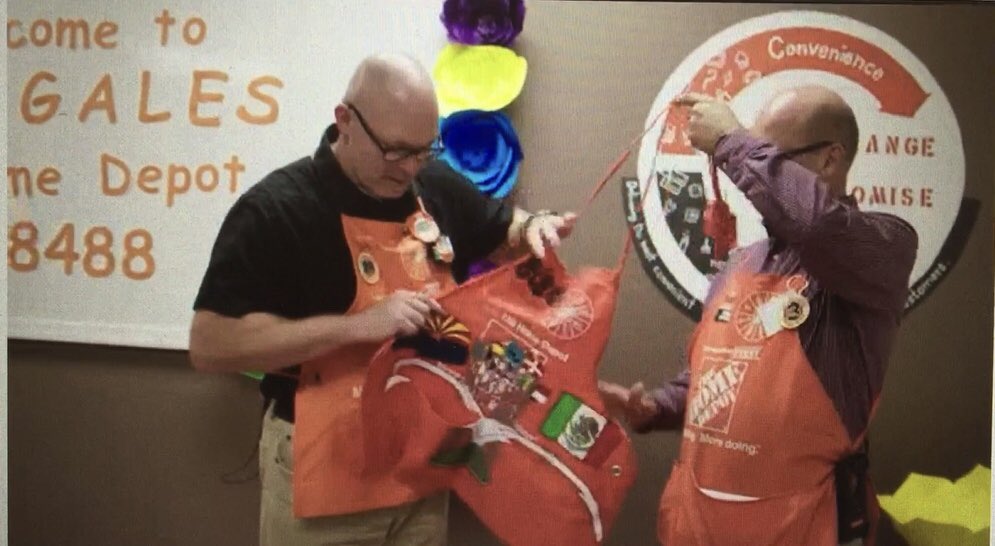MartinTLopez1's tweet photo. An honor to have our store #THD8488 featured in #SamePage. Thanks for visiting @HDTVDave, come back any time! @HomeDepot https://t.co/1I3m69Wz5r