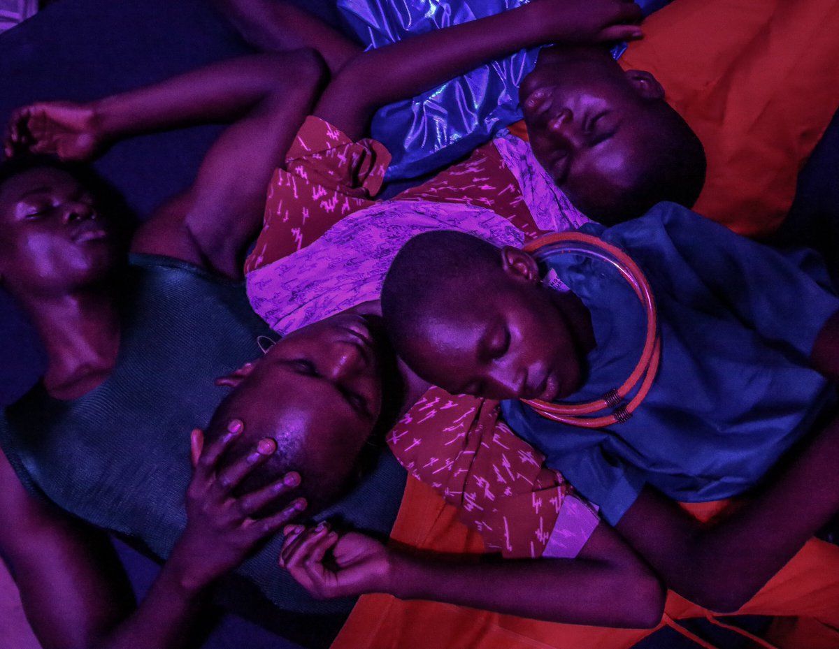 fowlermodels's tweet photo. Let yourself rest π΄ π€ π
Designer: @OrangeCultureCo
Image: @YagazieEmezi
#FOWLER #Fowlermodels #Fowleroriginals #Becomefowler #Fowlergirls #Fowlerboys https://t.co/tDxnYmBt14