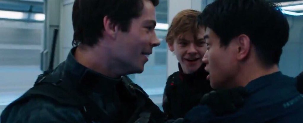 baekrigon's tweet image. FROM A THOMINEWT HUG TO A THOMINHO HUG