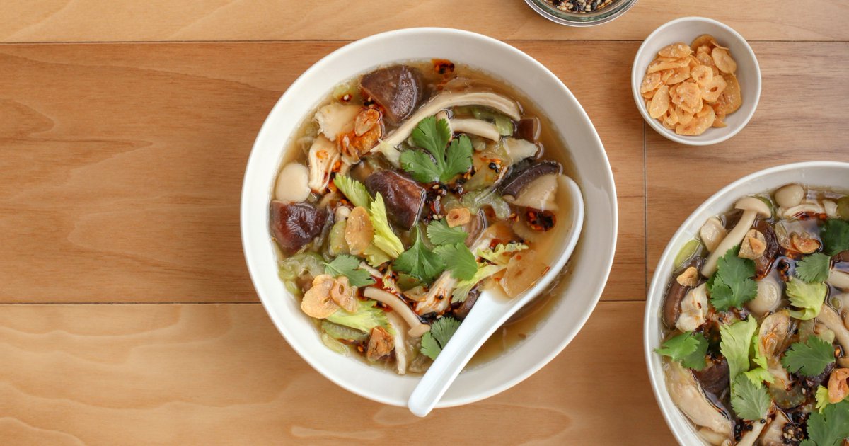 amodestfeast's tweet photo. Get the recipe: @alisoneroman's Chicken Soup With Toasted Garlic, Mushrooms, and Celery https://t.co/yhVXFWNRsZ cc: @CrownPublishing https://t.co/MMAUh2MmYT