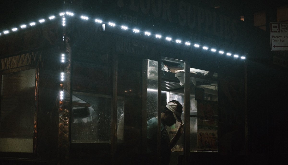 Closing Time 🚛. 
.
.
#foodtruck #newyork #nyc #lowereastside #fujifilm #xt2 #somewheremagazine #broadmag #ourmag #photoobserve #ig_street #streetphotography #inaginarymagnitude #thinkverylittle #fujifilmglobal