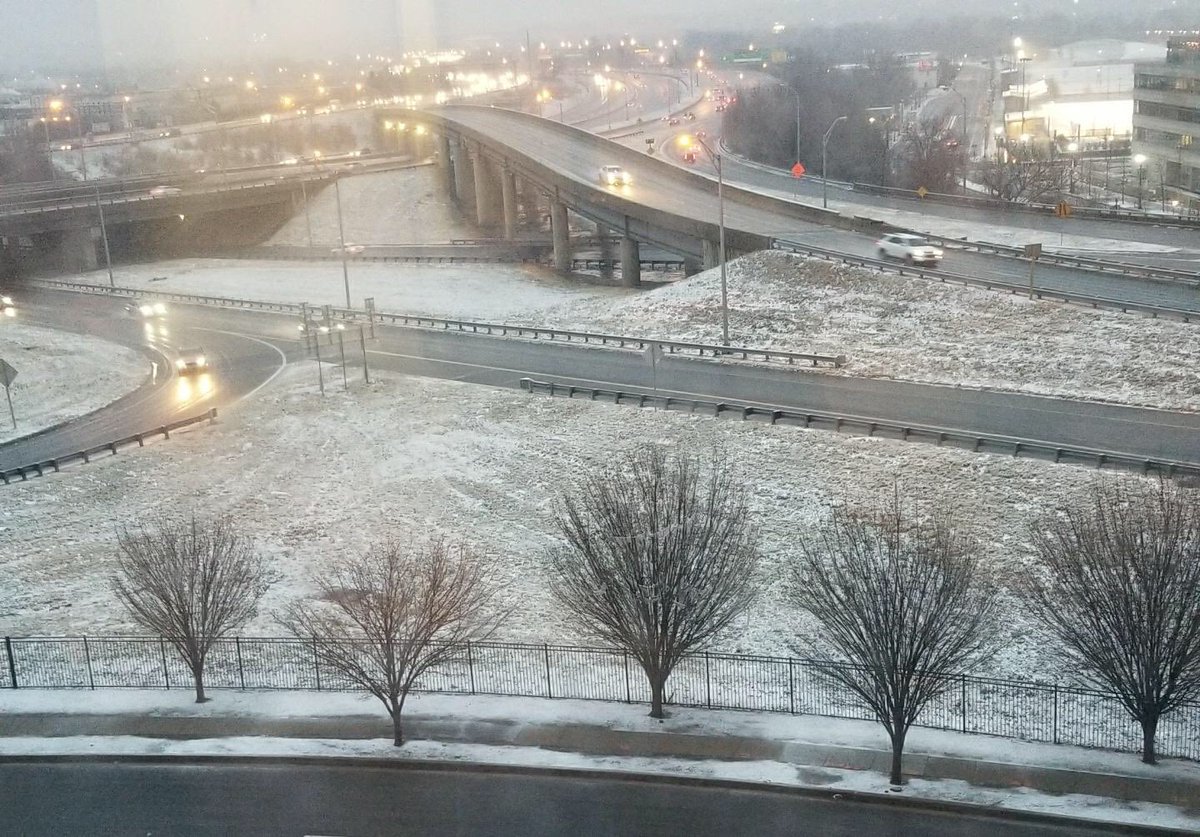 BarronJSA's tweet photo. A pic of the current conditions here in DC! All of us Naples kids are definitely excited to see all this snow!❄️ https://t.co/j6uHaTQmMS