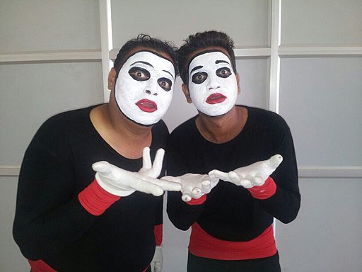 qikipedia's tweet photo. In 1998, the city of Bogota, Colombia replaced its traffic police with 420 mimes. (Photo: Stalinjeet Brar.) https://t.co/zPfvJnsP0n