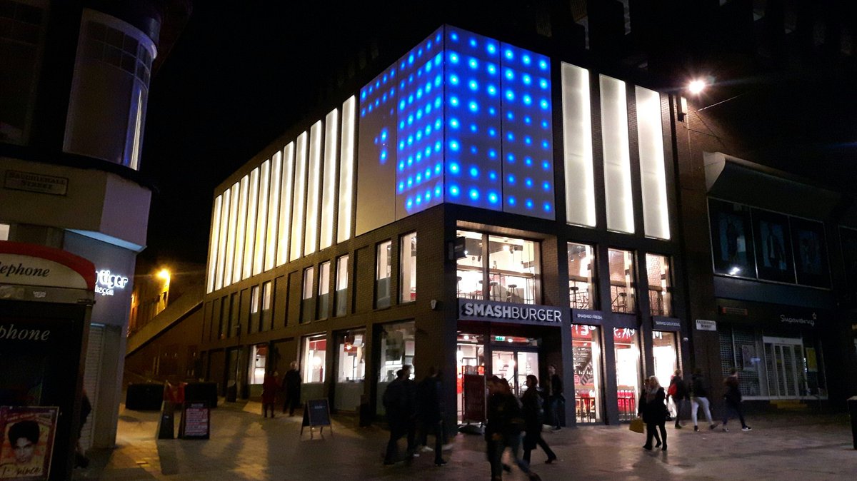 Liking your lightshow, #SauchiehallStreet!
<a href="/Smashburger/">Smashburger</a> <a href="/QuadrantEstates/">Quadrant</a> #Glasgow