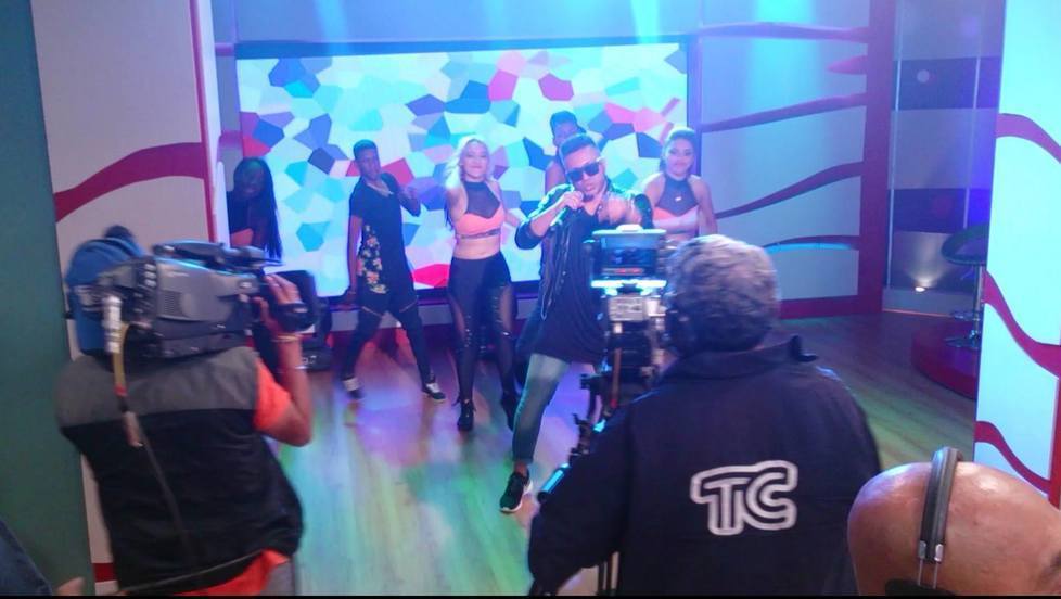 elguayofficial's tweet photo. #elguay #Reggaeton https://t.co/UMKclXQ2LJ