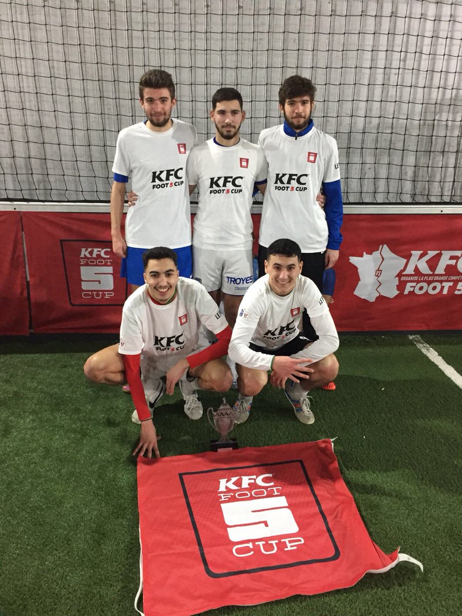 KFCFOOT5CUP's tweet photo. 🏆⚽️💪La Team RSF l'emporte à @SoccerParkFR Metz...12ème qualifié pour la finale nationale du 10 mars au @lefivefc  Paris...#kfcfoot5cup https://t.co/zJxp9MLNCU