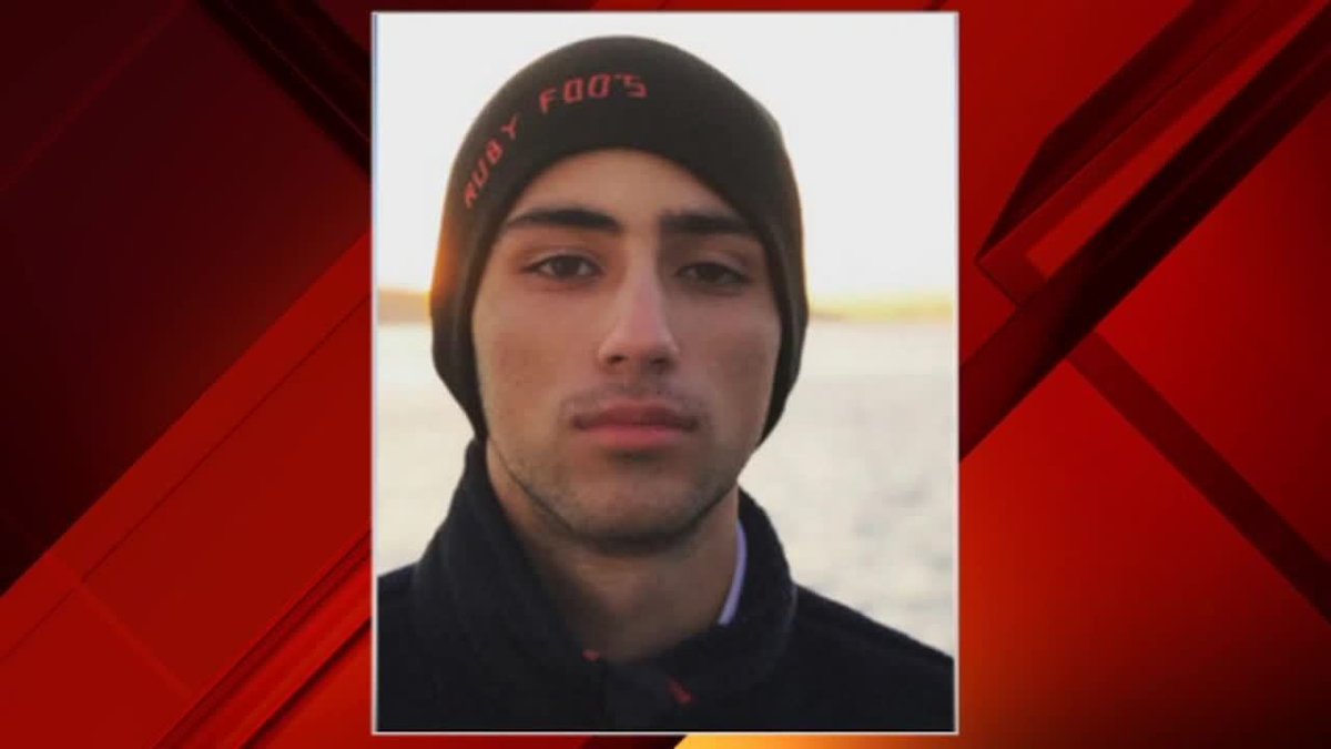 Clad in sports jerseys, friends say farewell to student killed in Parkland shooting bit.ly/2ocm2BI https://t.co/ZX1lVj5T7T