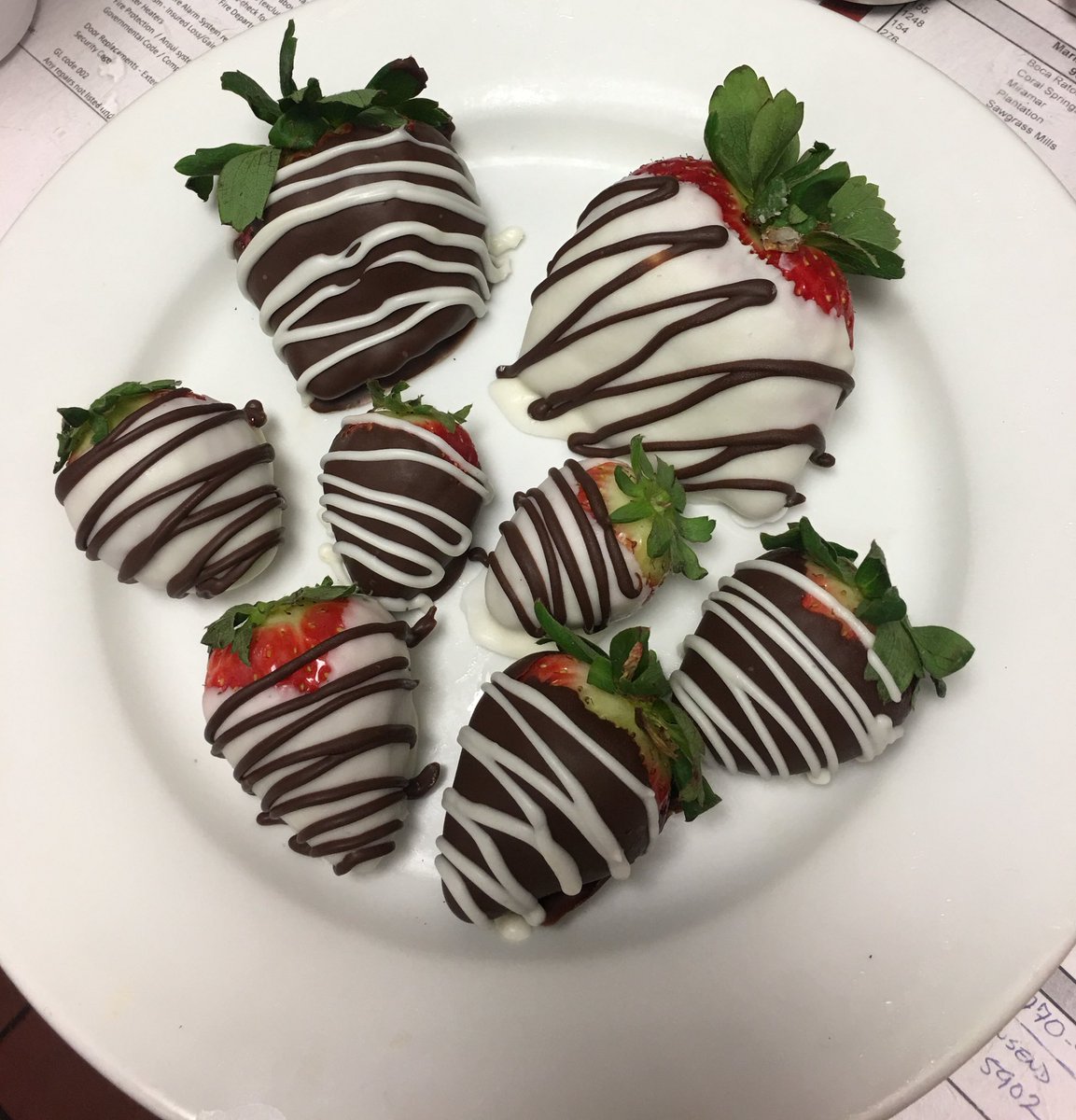 SssarahIrene's tweet photo. West Palm Beach trainers are certified and spoiled! ❤️ #chilislearning #chilisgrowth #chiliswpb @ErnstJohnD https://t.co/WgBsI80zRY