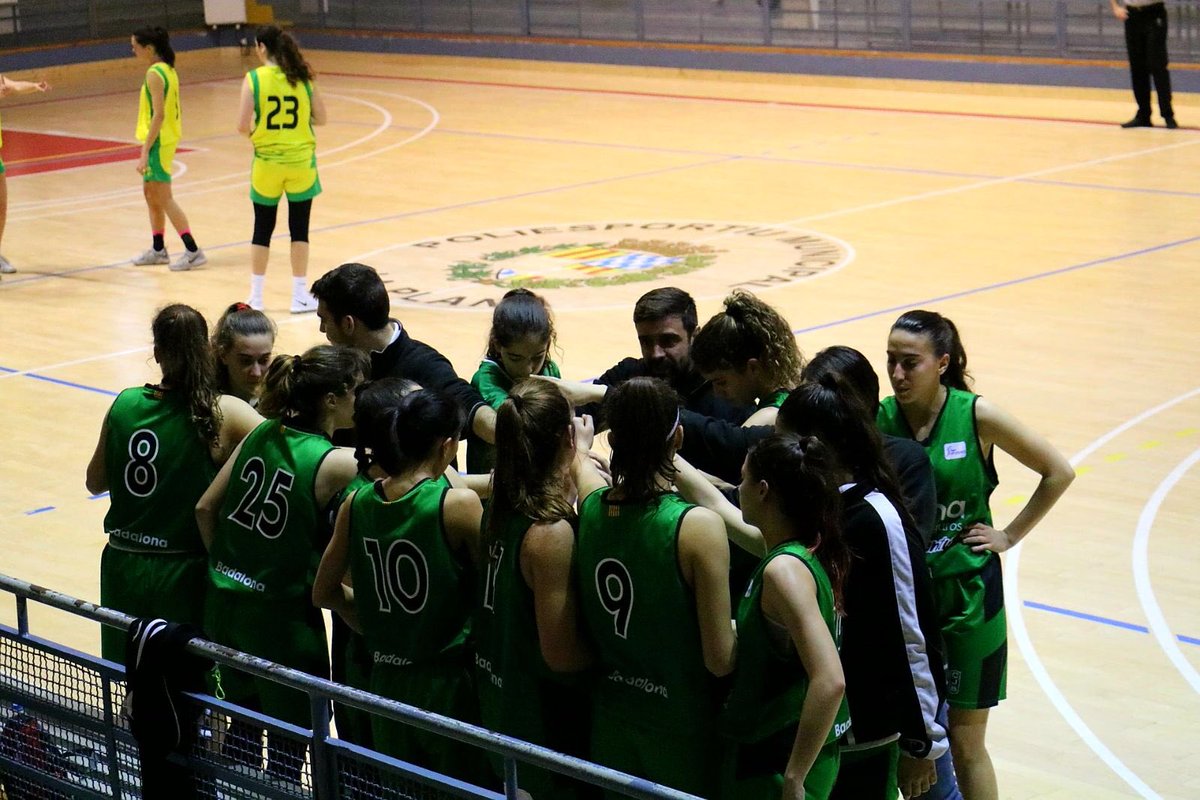 joventutfemeni's tweet photo. Victòria molt treballada del #junBJF vs @JoventutLCorts 59-47 #ResultatsJF #BadalonaEsFutur #SeguimInvictes https://t.co/KJnrRQTNkX