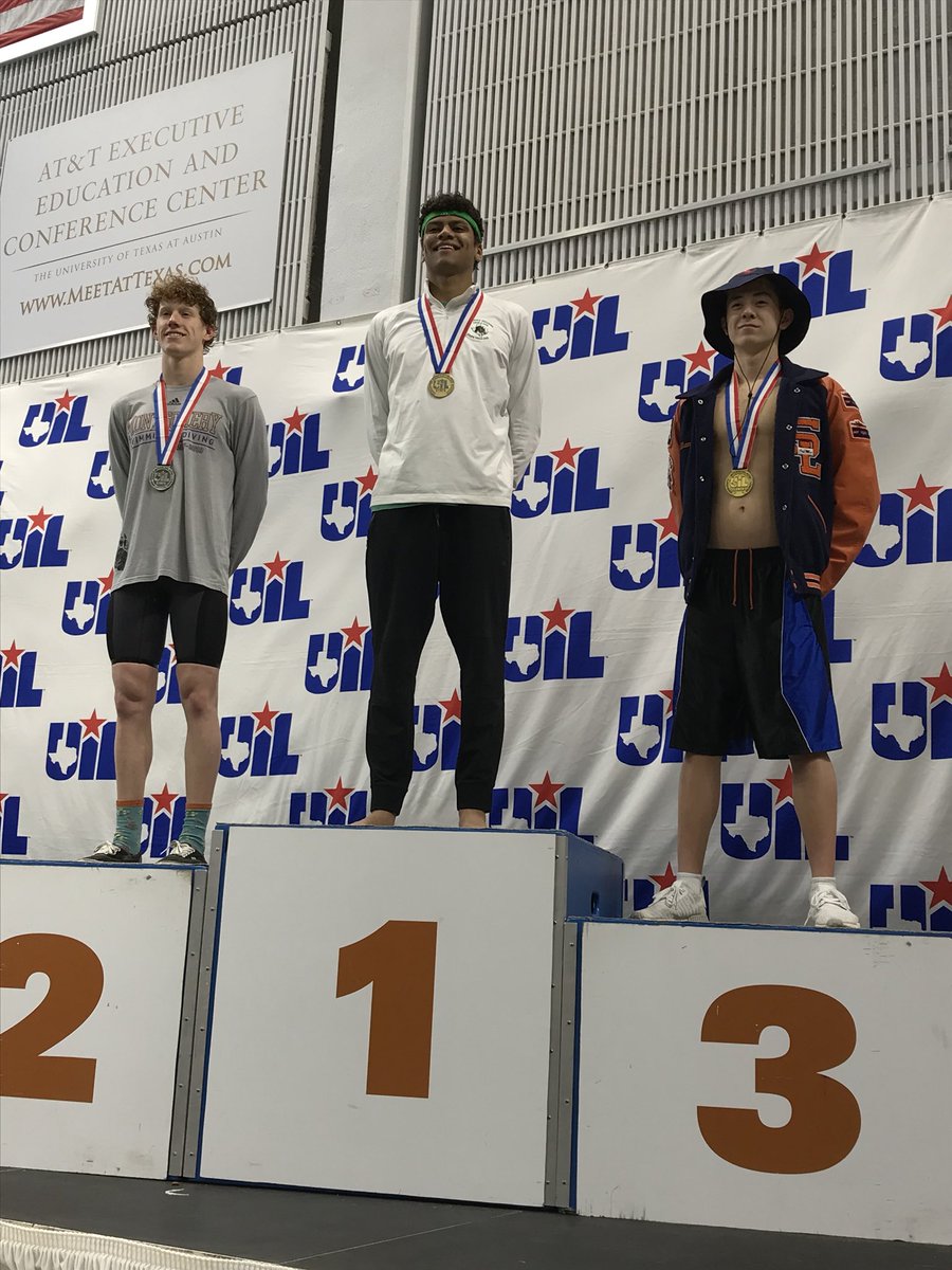 uiltexas's tweet photo. Congratulations to Jack LeVant from Southlake Carroll High School on his new 200 yard freestyle #UILState record with a time of 1:33.57. https://t.co/JS61NOffVM