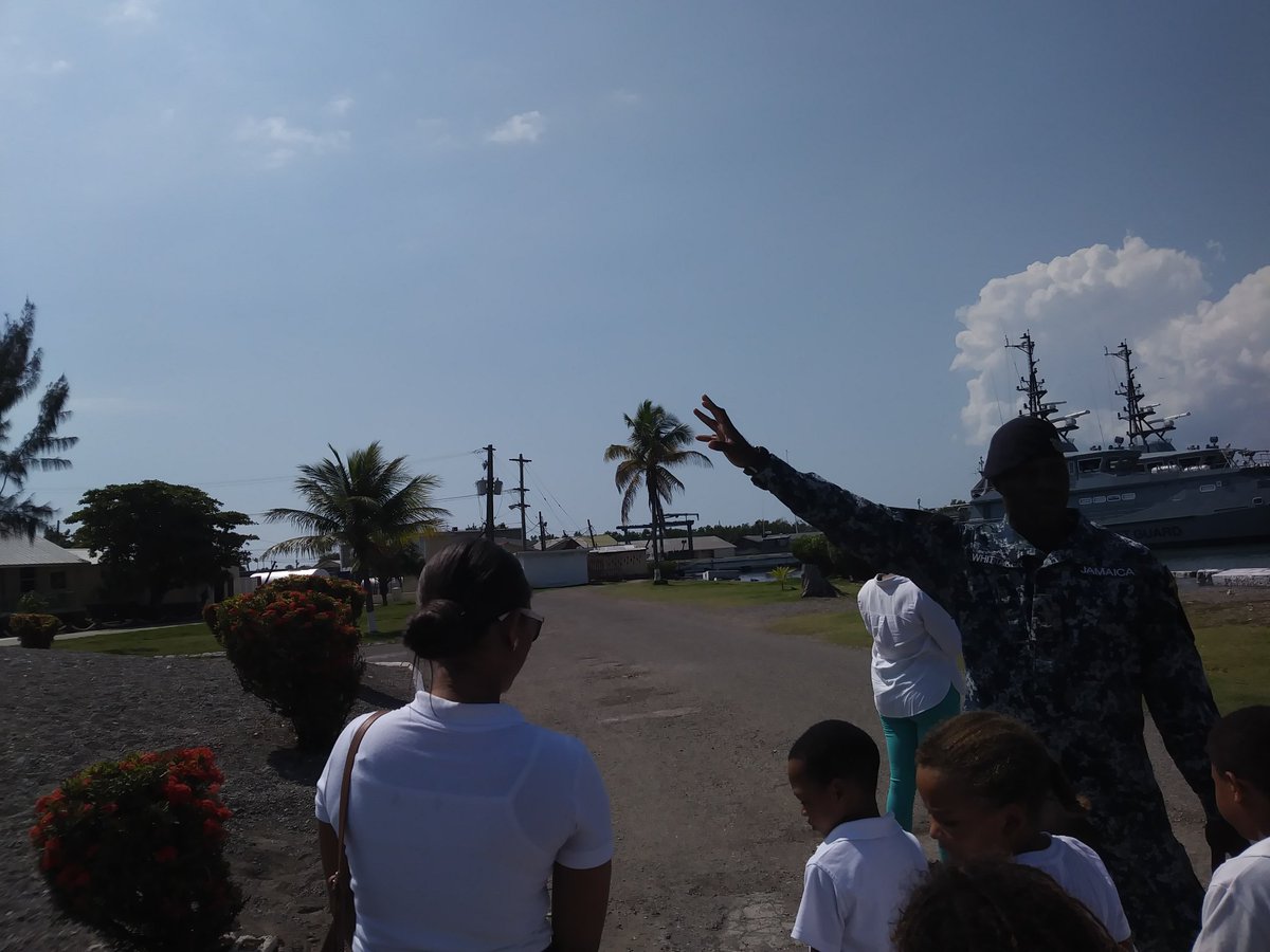 learnwithShanP's tweet photo. Friday Flashback!!
#JDFCoastGuard #LearnTheFun @mcdonaldrachael @Learnwithsashi @learnwithdani @learnwithshanty https://t.co/dCF8VYxZln