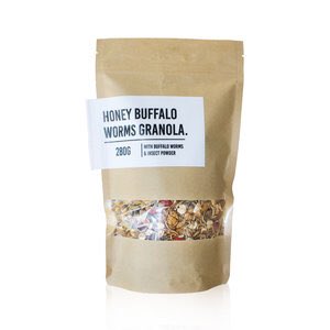 Delibugs's tweet photo. NEW IN - GRANOLA 🥣

Je start je dag niet beter dan met onze 2 nieuwe smaken granola: Cinnamon House Crickets of Honey Buffalo. Heerlijk als ontbijt of als tussendoortje. Lekker om te combineren met melk, kwark of yoghurt. 

Bestel de granola’s nu online https://t.co/Y5TV5AjRRd https://t.co/Nq4d3rubuZ