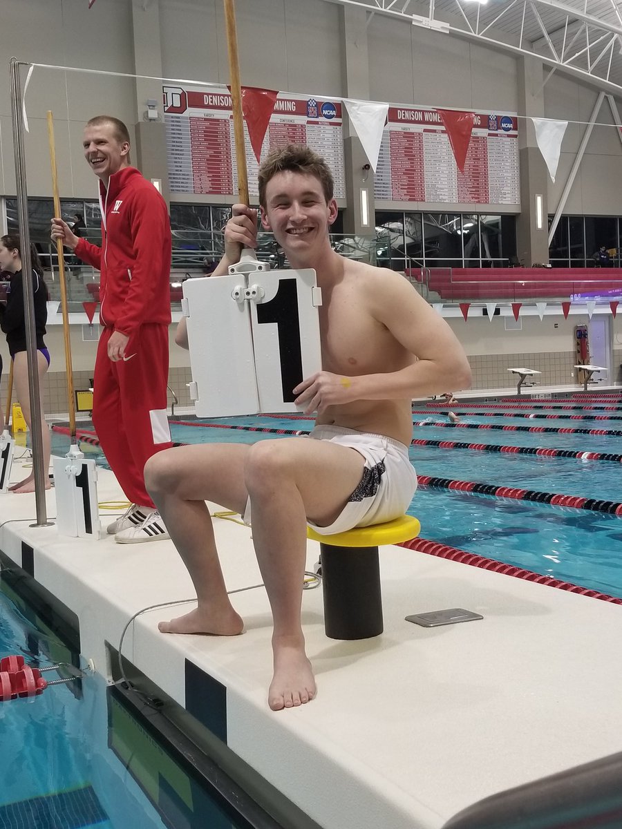 DPUMensSwimming's tweet image. Have you ever had your knees hurt from counting the mile? Or just don't want to stand for 17 minutes? Jake Frech has found a solution:

#TeamDePauw