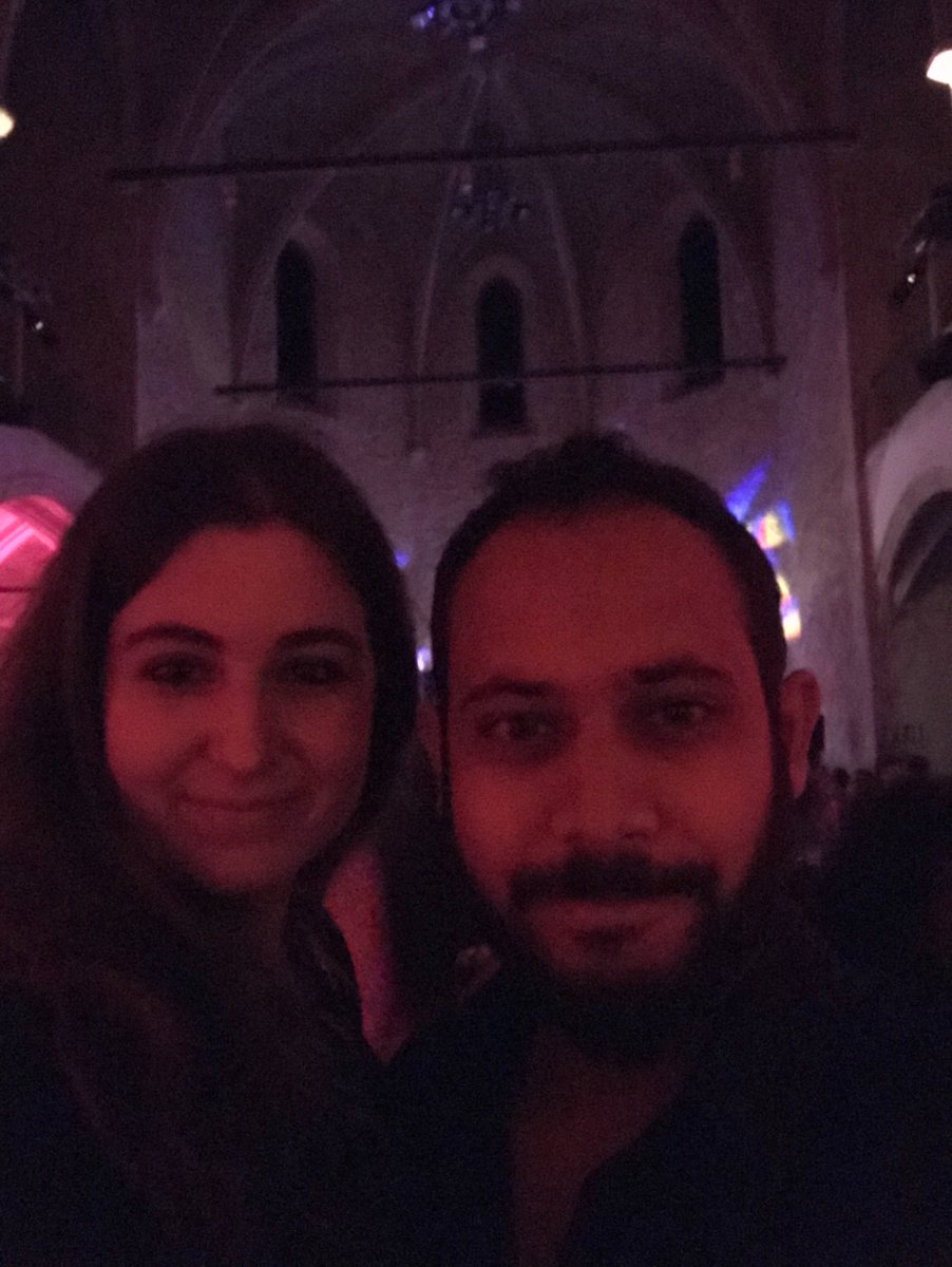 aribosch's tweet photo. Gran noche! #resamola https://t.co/Zajp86ExQ0